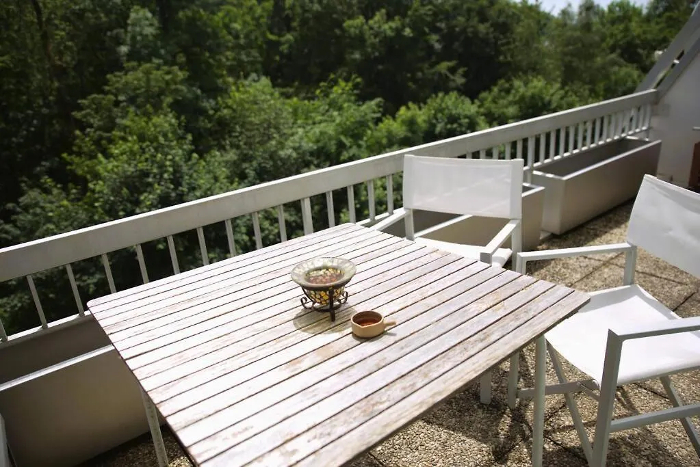 Sunny & Cozy Studio With Shared Swimming Pool Luxembourg